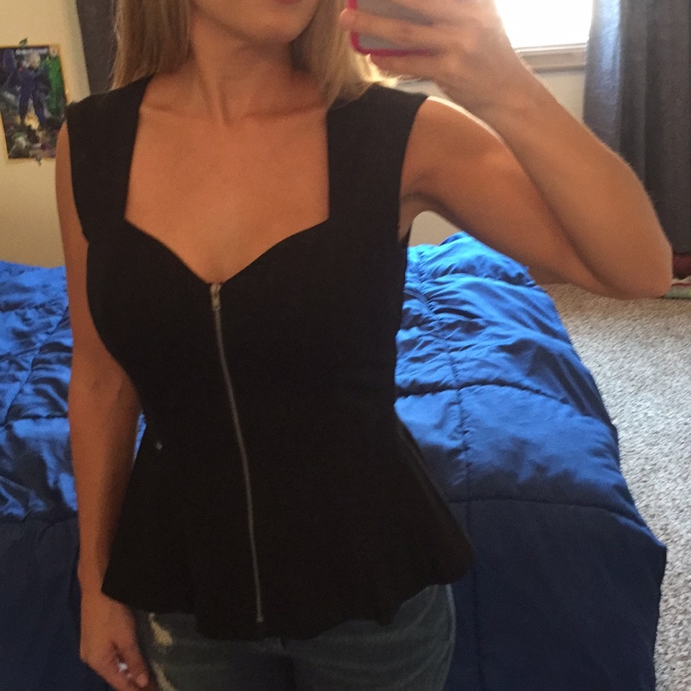 Black Sweetheart neckline Guess Top Size M